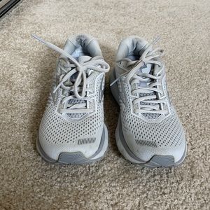 Brooks Ghost 12